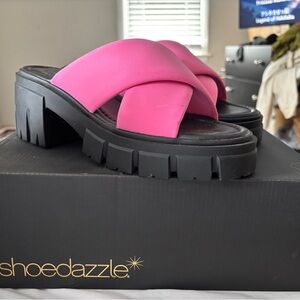 Shoe Dazzle Women's Fuchsia Chunky Mules
